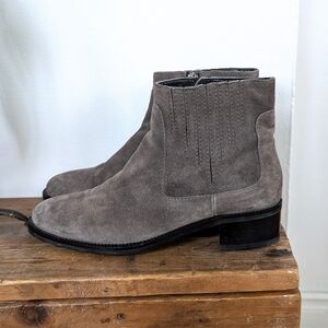 Italian Aquatalia Oribella Suede Leather Ankle Booties In Size 6